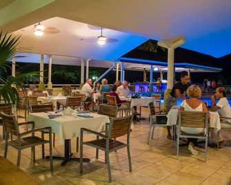 Crown Point Beach Hotel - Crown Point