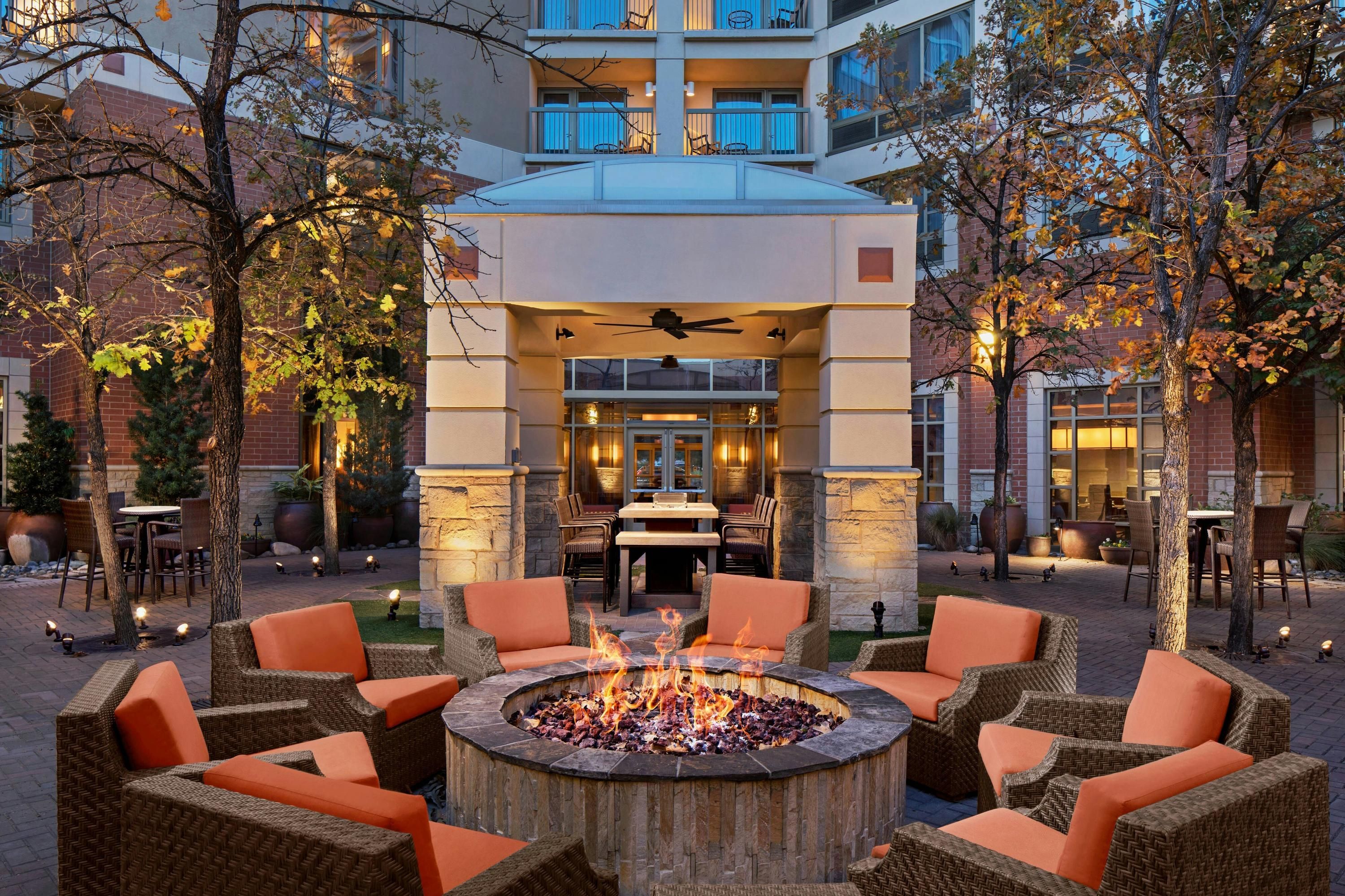 Courtyard by Marriott Dallas Allen at the Event Center - Allen - Patio