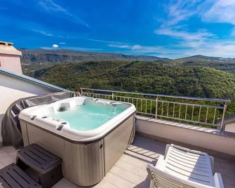 Apartment for 6 persons approx. 92 qm in Crikvenica, Kvarner Bay (Crikvenica and the surrounding area) - Crikvenica - Balkon