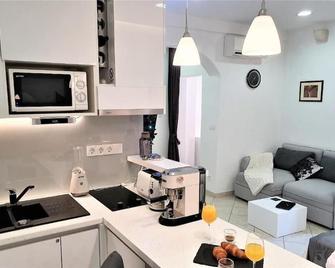 Luxor Hvar - Main Square Apartments - Hvar - Cuisine