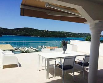 Villa Perla - Tisno - Balcon