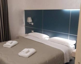 Full Casa - Cosenza - Habitación