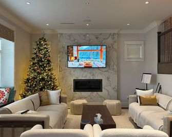 Vancouver West Cozy Retreat by Host Launch - Vancouver