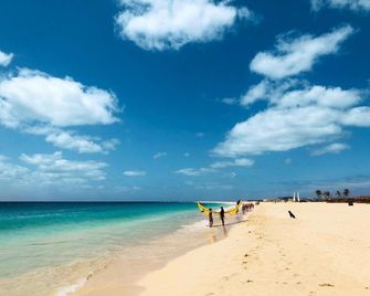 Agua Hotels Sal Vila Verde - Santa Maria - Strand