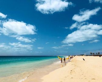 Agua Hotels Sal Vila Verde - Santa Maria - Strand
