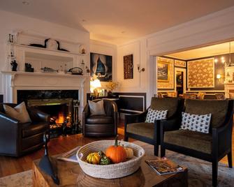 ساند بار كوتيدج إن - بار هاربور - غرفة معيشة