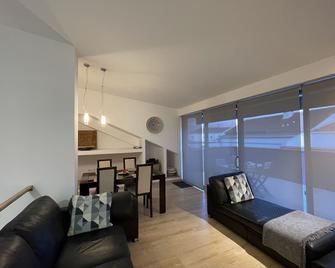 Born To Stay In Milfontes - Vila Nova de Milfontes - Wohnzimmer