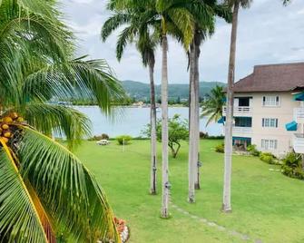 3BR Penthouse on the Ocean - Bahía Montego - Vista del exterior