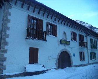 Albergue Juvenil De Canfranc - Canfranc - Edificio