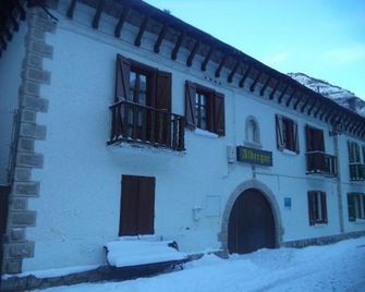 Albergue Juvenil De Canfranc - Canfranc - Building