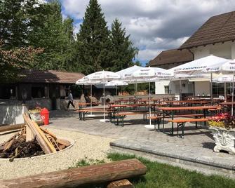 Seehaus Mamming - Hotel - Schlaffässer - Biergarten - Camping - Mamming - Patio