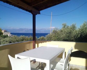 Harmony Apartments - Chrani - Balcón