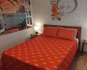 'Puna Gecko' with Queen Bed & Private Bath - Pahoa