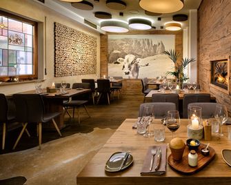 Neo Hotel Linde Eßlingen - Esslingen - Restaurante