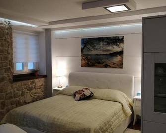 V&M Luxury Studio - Pag - Schlafzimmer