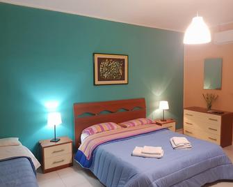 The Artists - Acireale - Habitación