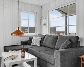 Nice Home In Haderslev With Wifi - Haderslev - Living room
