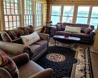 Butler's Bay Cottage cottage - Hayward - Sala de estar