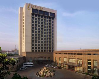 Guangye Jinjiang Hotel - Qingdao - Building