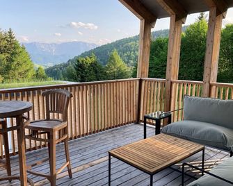 Mountain chalet with huge private garden in picturesque `Salzkammergut´ - 핀스도르프 - 발코니