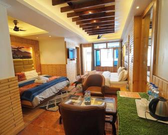 lord krishna boutique stay - Dharamshala - Habitación