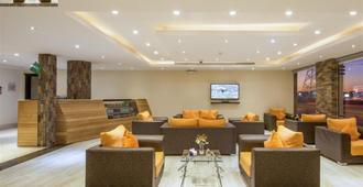 Burj Alhayah hotel suites Alfalah - Rijad - Hol