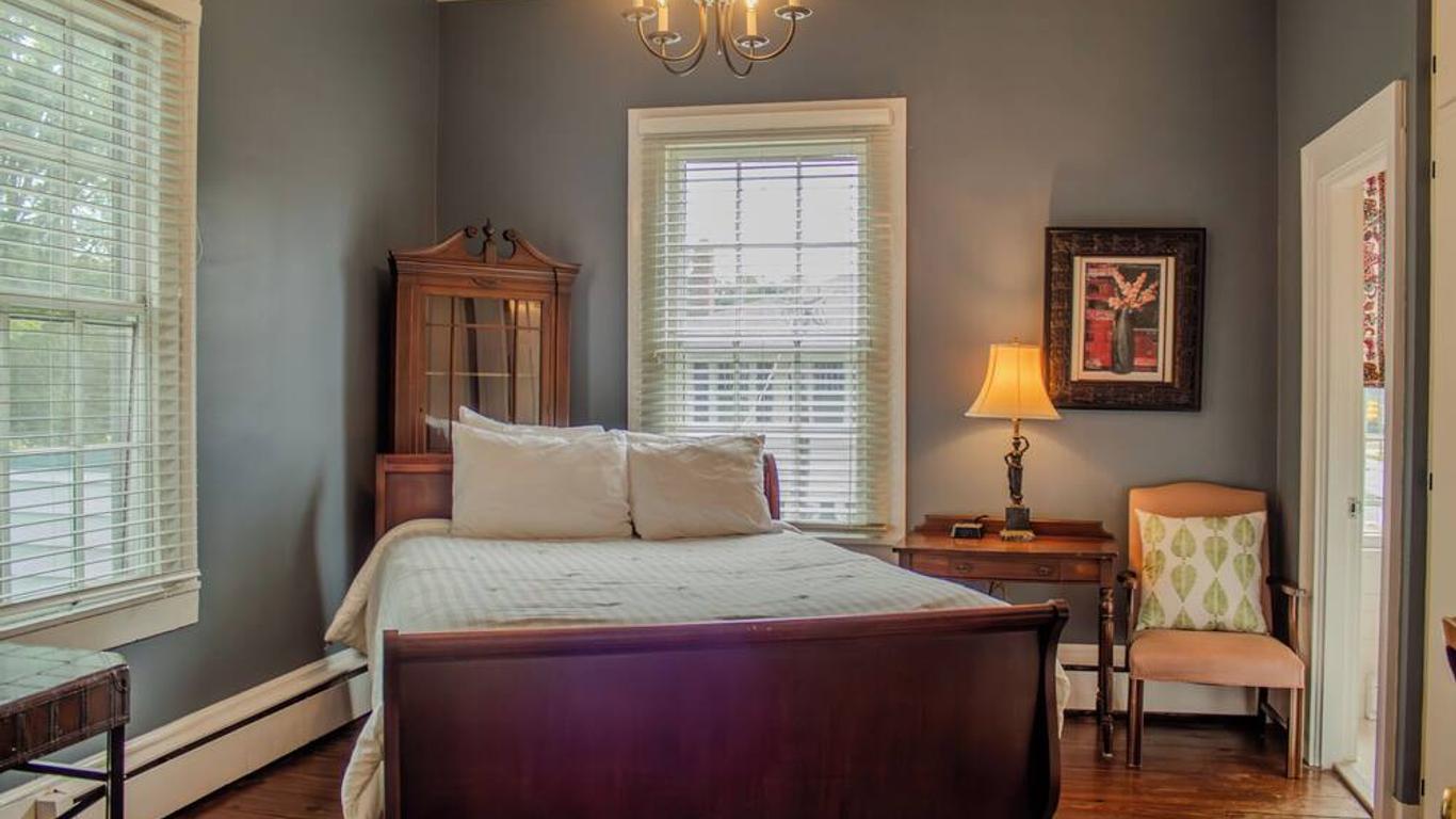 Ashford Inn