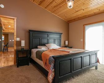 Dream Vacation Home On A Peaceful Channel And Private Beach - New Lisbon - Habitación