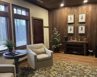 The Dogwood Inn - Blue Ridge - Living room