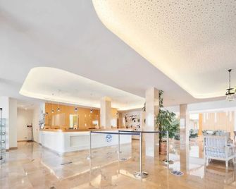Puerto Azul Suite Hotel - Port de Pollença - Lobby