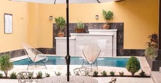 Hotel Casa Danna - Colima - Pool