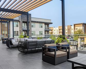 Luxury 1 Bed 1 Bath Fort Worth Apartment - Fort Worth - Balcony