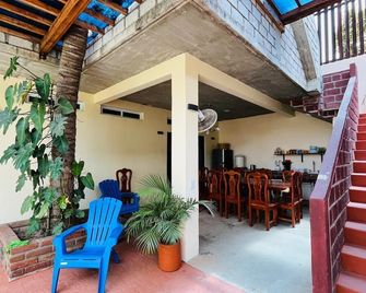 Casa Maria's Puerto Escondido Oaxaca Mexico. - Puerto Escondido - Patio