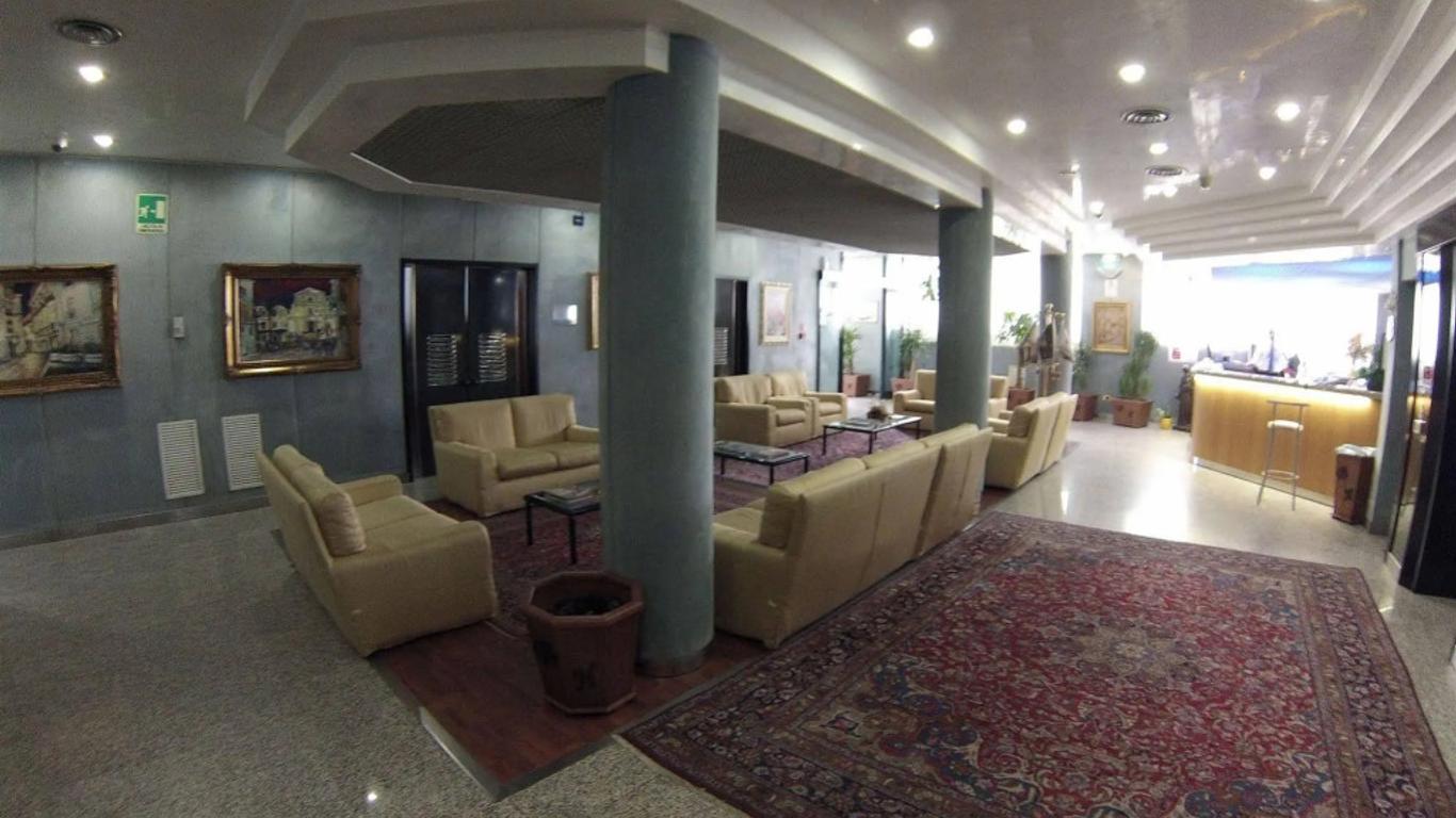Benny Hotel