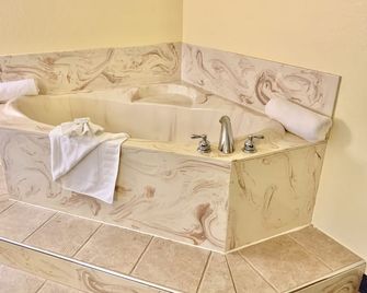 Seven Gables Inn - Branson