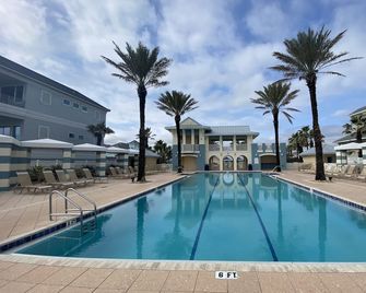1151 Cinnamon Beach, Sleeps 8, 3 Bedroom, 3 Bath, on lake, short walk to beach - Palm Coast - Pool