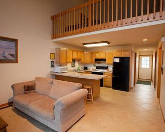 The Bays Edge - Marblehead - Kitchen