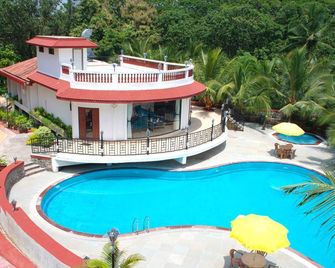 Golden Toff Resort - Utan - בריכה