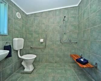 A'La Vista Motel - Palmerston North - Bathroom