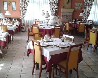Hostal Restaurante Tanis - Riaño - Restaurant