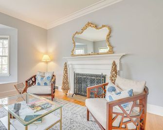 Charming Home 3 Blocks to Winona State University - Winona
