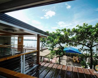 Isla Enriqueta - Private Beach Resort - Iba - Balkon