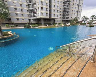 The Narathiwas Hotel & Residence Sathorn Bangkok - Bangkok - Piscina