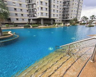 The Narathiwas Hotel & Residence Sathorn Bangkok - בנגקוק - בריכה