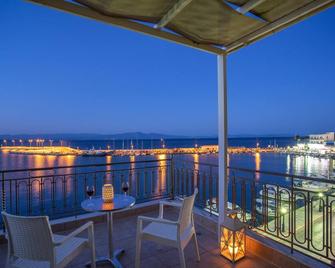 Pantheon City Hotel - Gytheio - Balcony