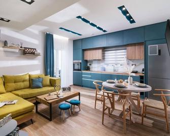 Blue Apartment in the Hill - Moíres - Sala de estar