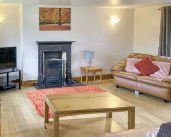 2 bedroom accommodation in Alston - Alston - Obývací pokoj