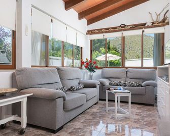 Villa Luna, beach and pool - Puerto de Alcudia - Olohuone
