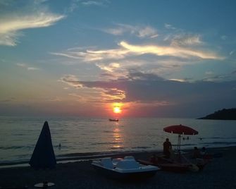 Central apartment, in a small quiet building, close to the sea. - Scalea - Beach