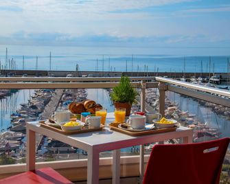 Ibis Budget Menton - Menton - Varanda